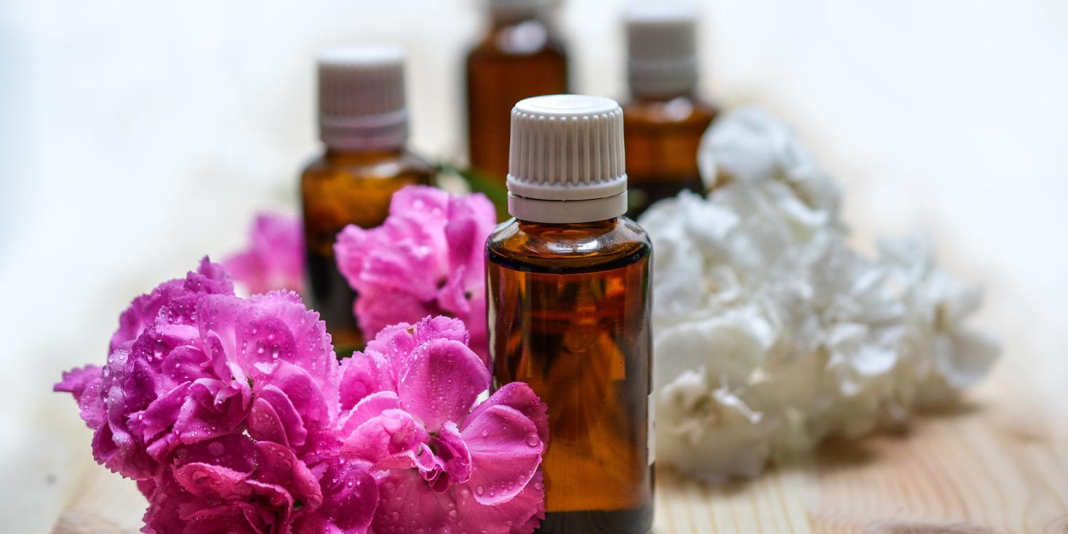 essential-oils-1433694_1920